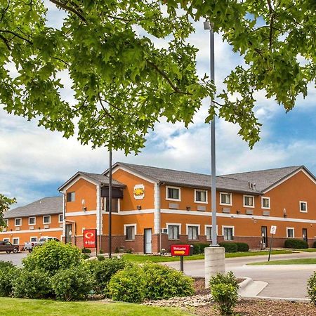 Econo Lodge Cedar Rapids Zewnętrze zdjęcie