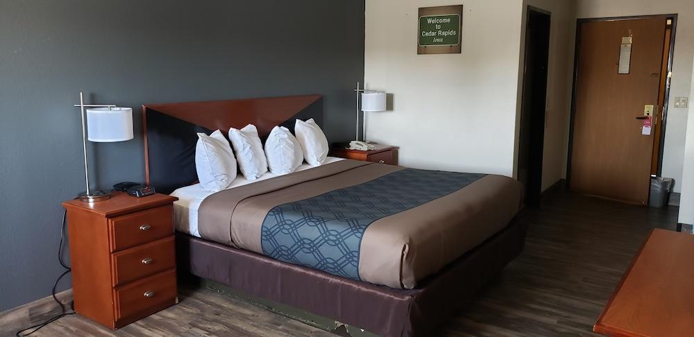 Econo Lodge Cedar Rapids Zewnętrze zdjęcie