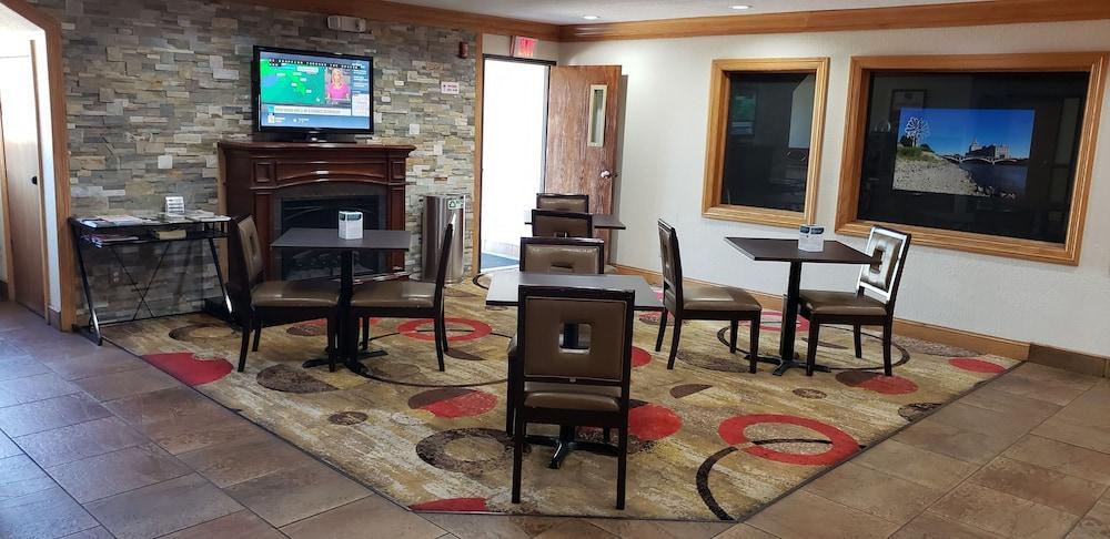 Econo Lodge Cedar Rapids Zewnętrze zdjęcie