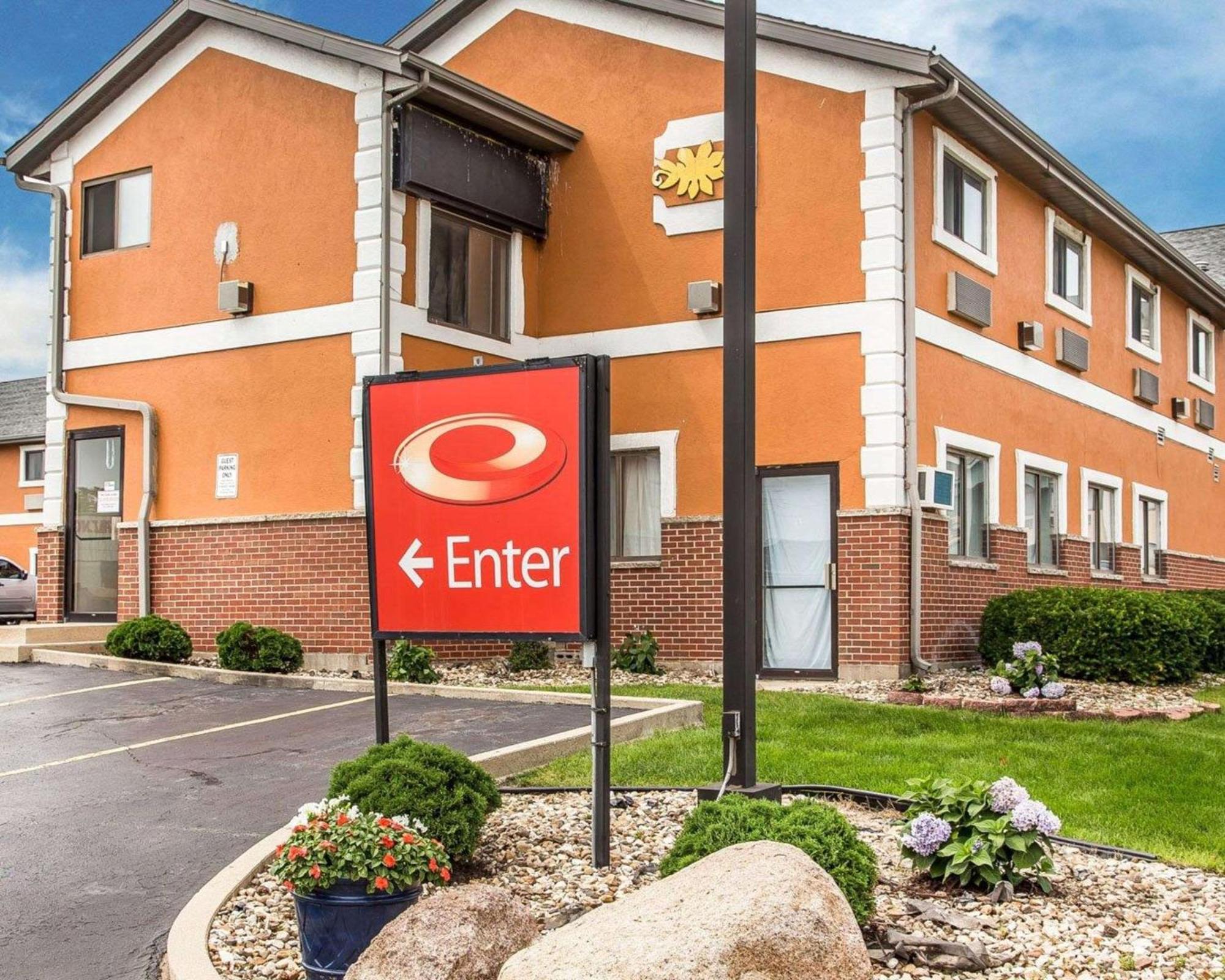 Econo Lodge Cedar Rapids Zewnętrze zdjęcie