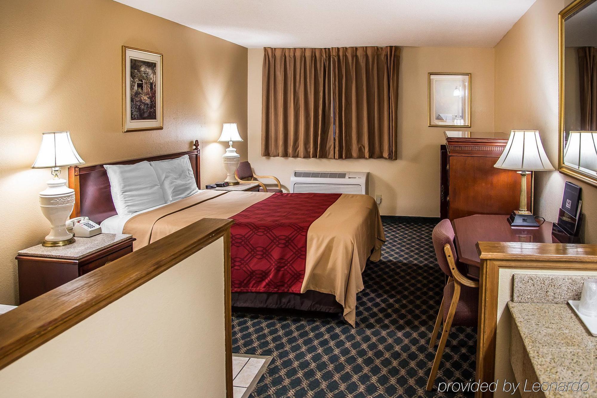 Econo Lodge Cedar Rapids Zewnętrze zdjęcie